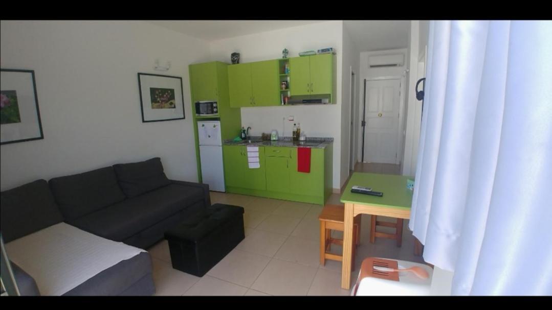 Private Room & Sunny Terrace San Bartolomé Extérieur photo